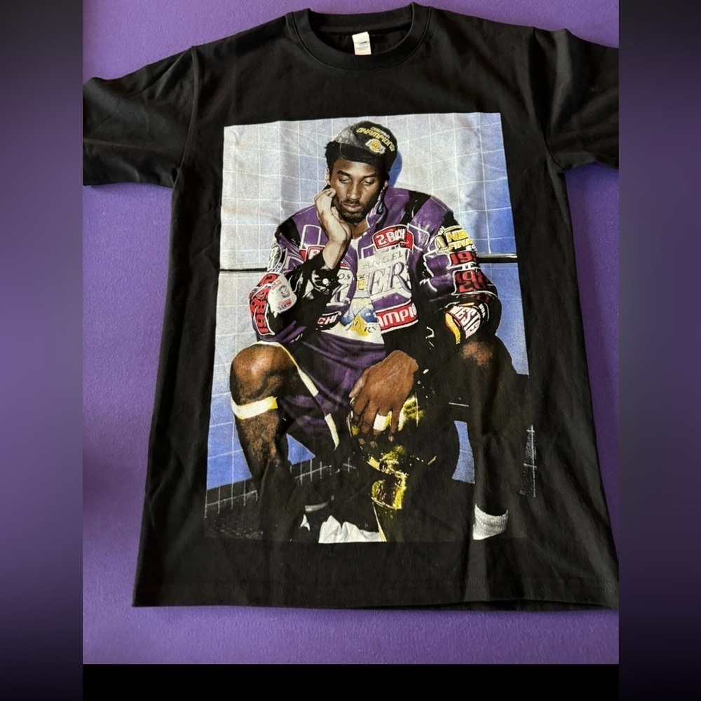 Kobe Bryant Championship Black Graphic T-Shirt Size Medium
